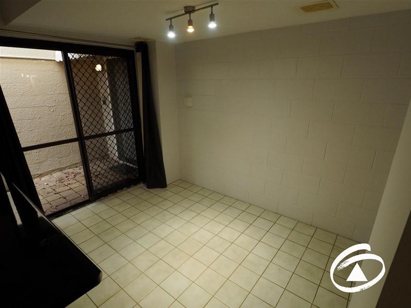 8/323 Mcleod Street, Cairns North QLD 4870