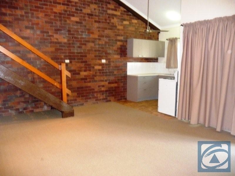 5/6 Crathern Close, Edge Hill QLD 4870