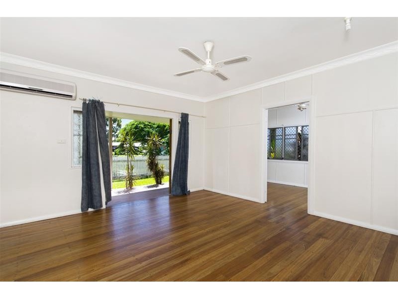 15 Moody Street, Manoora QLD 4870