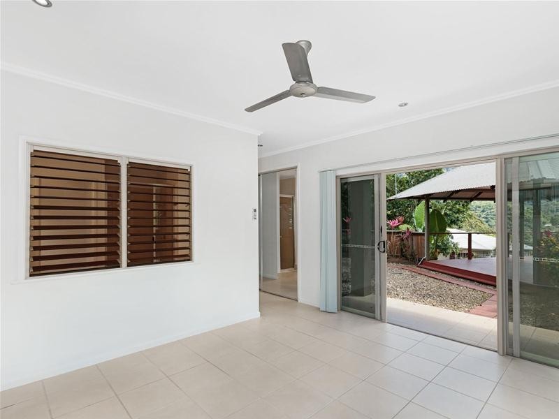 10 McColl Close, Redlynch QLD 4870