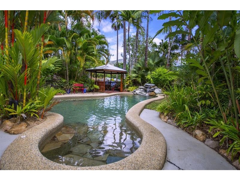 15 Granite Close, Brinsmead QLD 4870