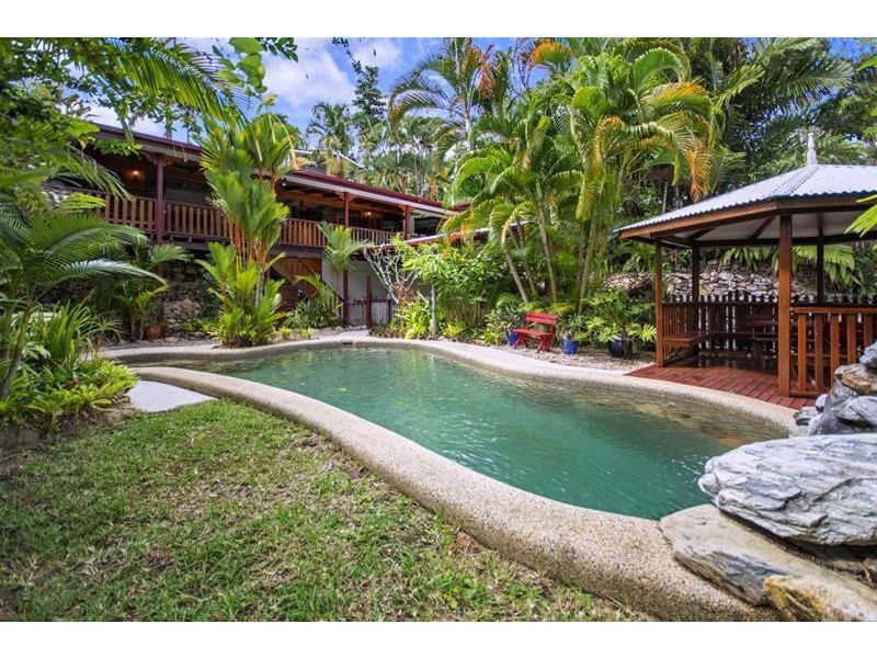 15 Granite Close, Brinsmead QLD 4870