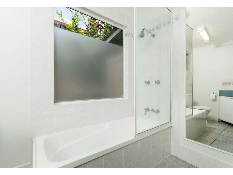 15 Granite Close, Brinsmead QLD 4870