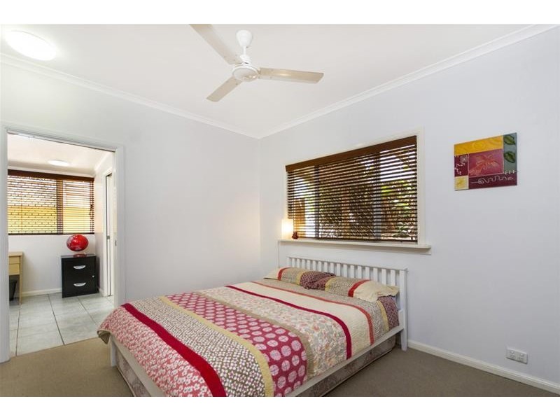 15 Granite Close, Brinsmead QLD 4870