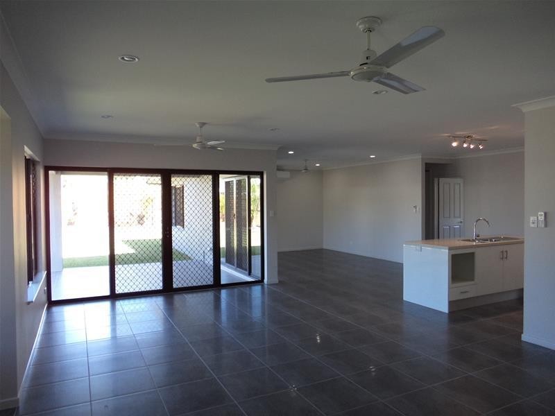 22 Coastline Parade, Trinity Beach QLD 4879