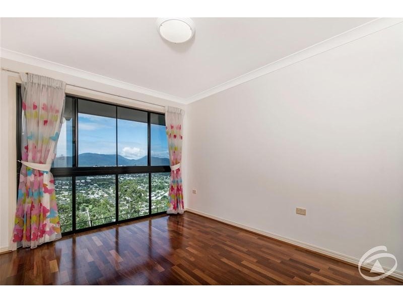 18 The Peak, Brinsmead QLD 4870