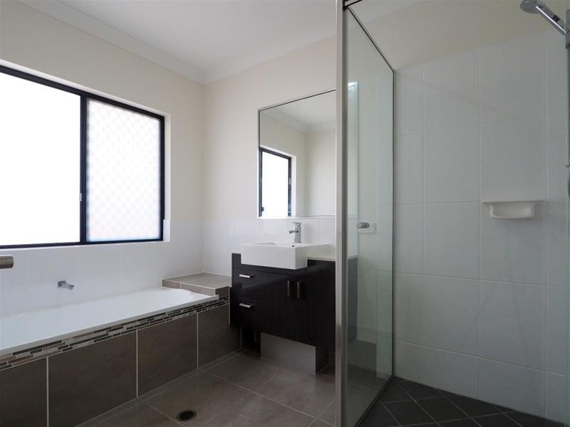 17 Anson Street, Bentley Park QLD 4869