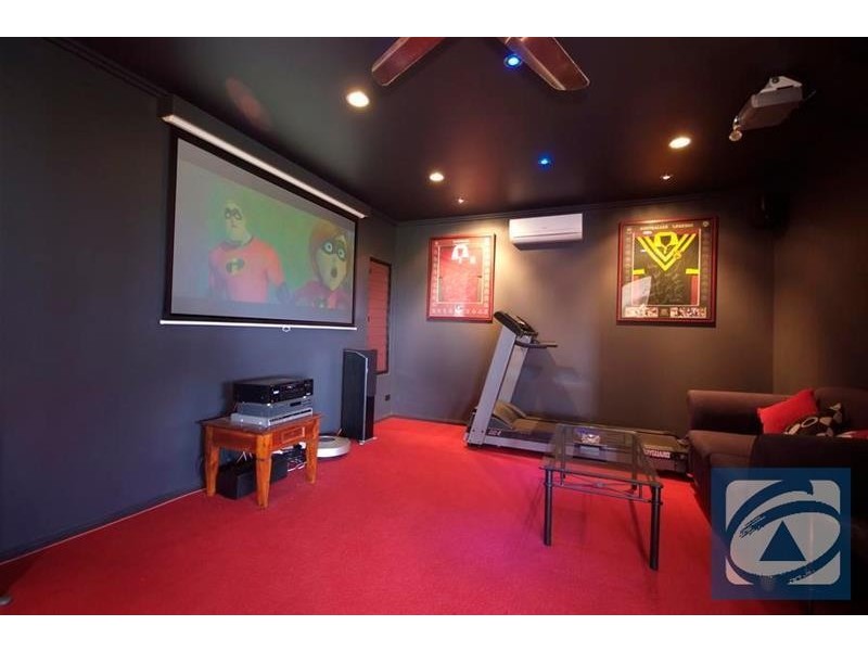 17 The Peak Road, Brinsmead QLD 4870