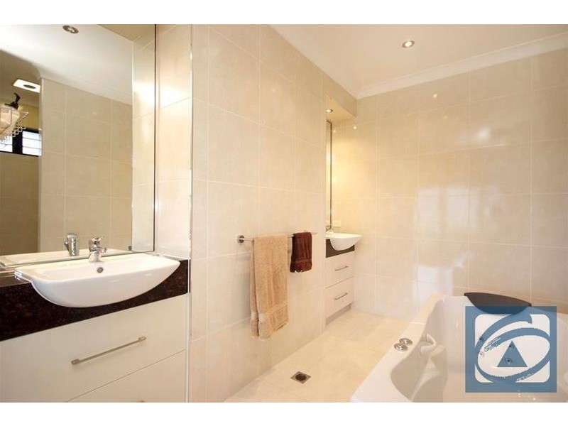 17 The Peak Road, Brinsmead QLD 4870