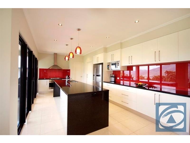 17 The Peak Road, Brinsmead QLD 4870