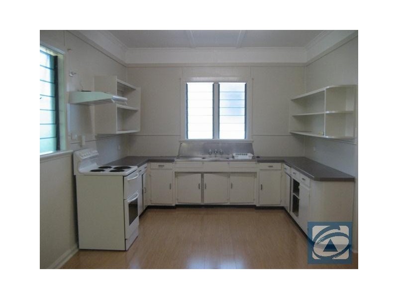 293 McLeod Street, Cairns North QLD 4870