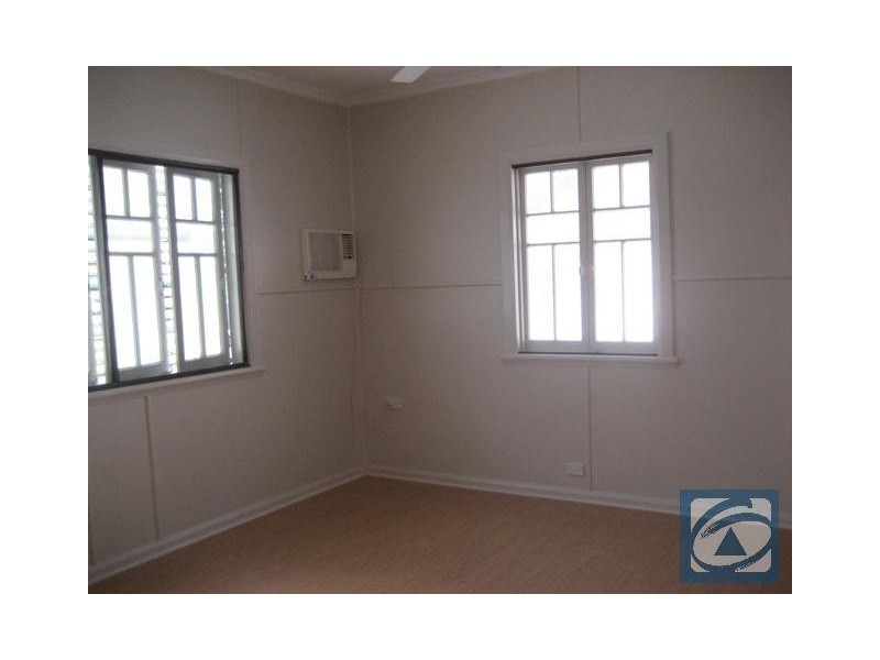 293 McLeod Street, Cairns North QLD 4870