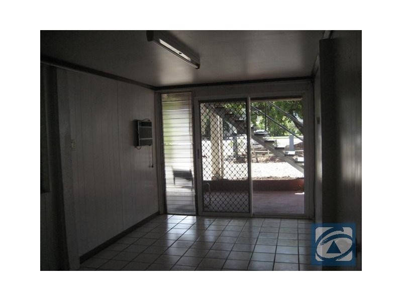 293 McLeod Street, Cairns North QLD 4870