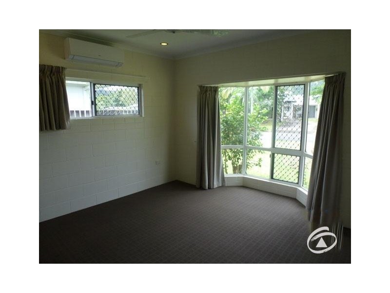 8 Mangano Close, Brinsmead QLD 4870