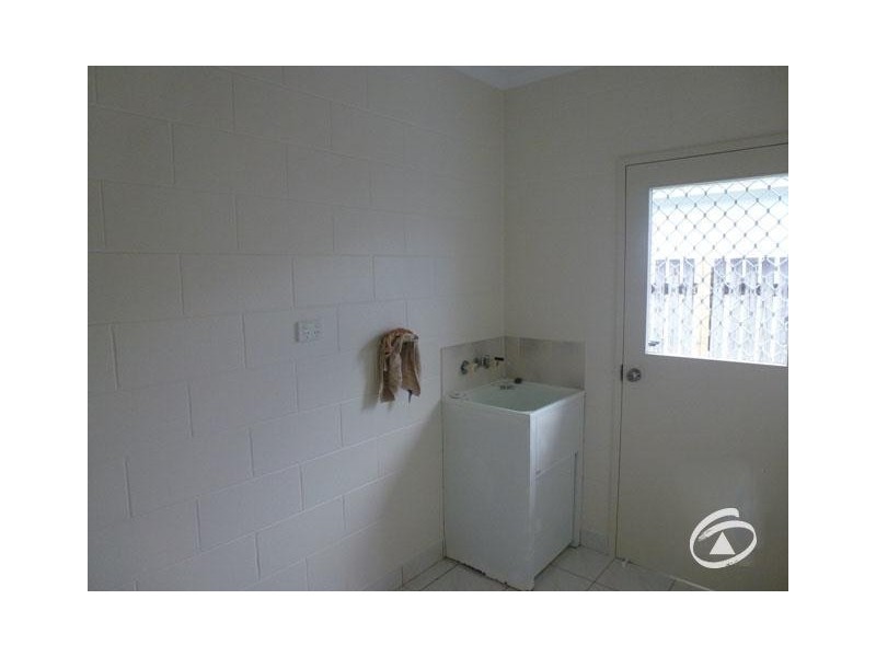 8 Mangano Close, Brinsmead QLD 4870