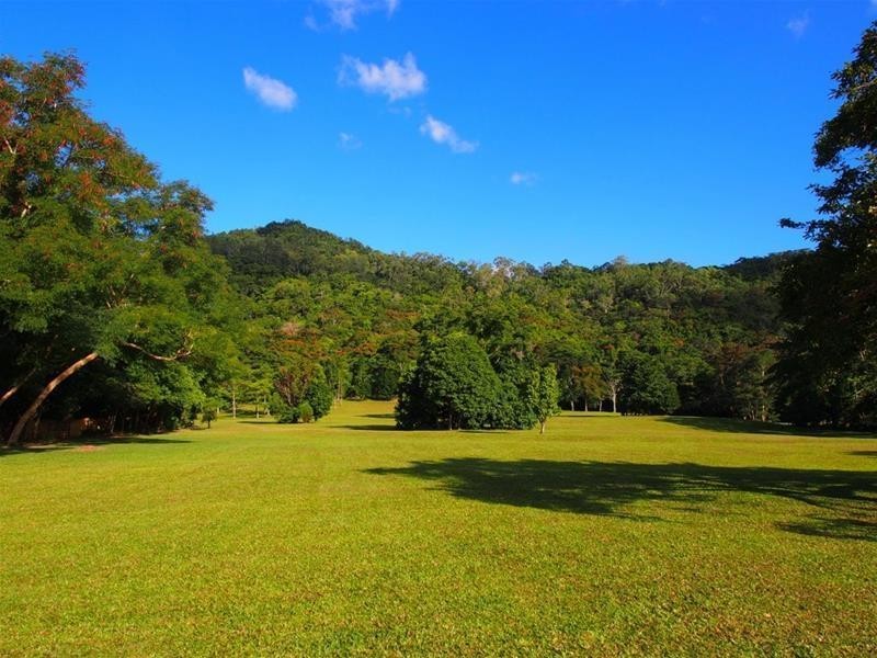 6 Fitch Court, Stratford QLD 4870