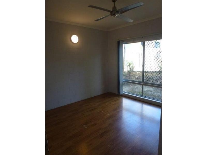 2 Mein Close, Brinsmead QLD 4870
