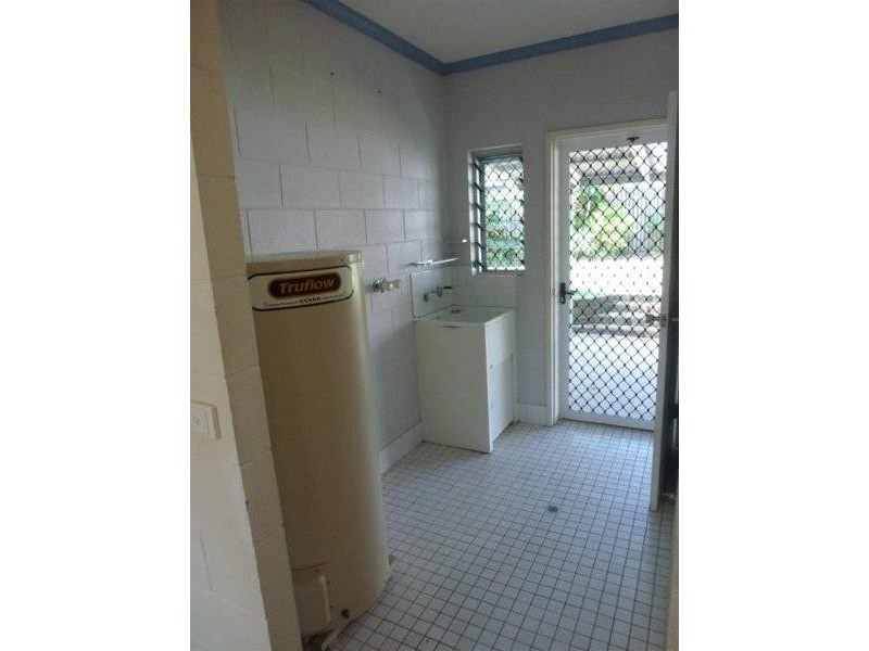 2 Mein Close, Brinsmead QLD 4870