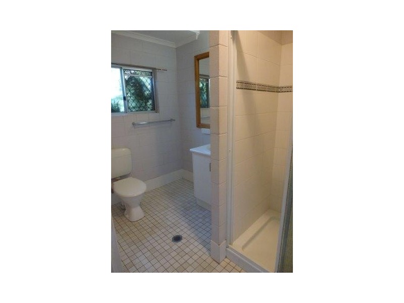 2 Mein Close, Brinsmead QLD 4870