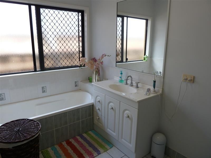 49 West Parkridge Drive, Brinsmead QLD 4870