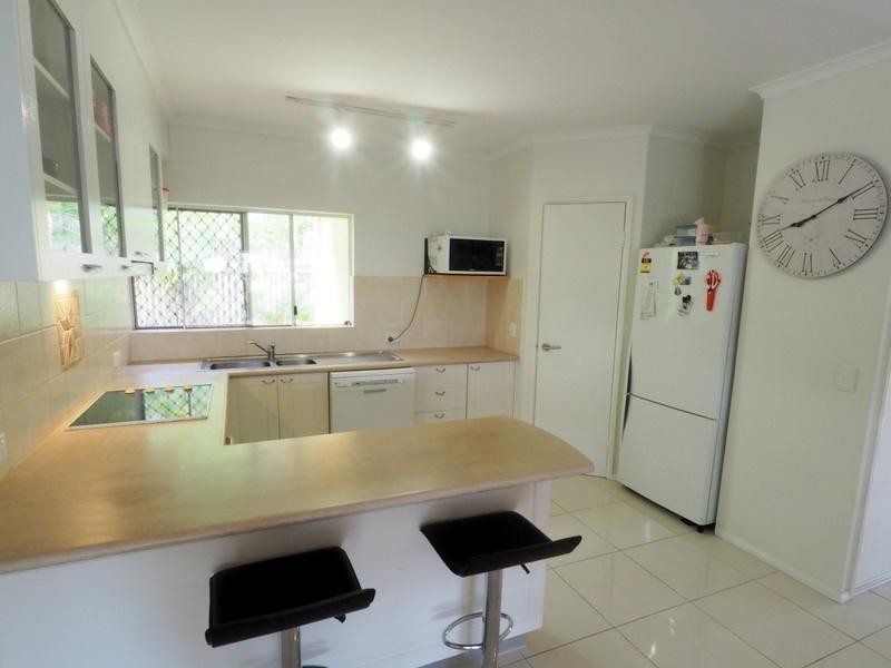 37 Summer Hill Drive, Mooroobool QLD 4870