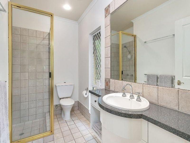 37 Summer Hill Drive, Mooroobool QLD 4870