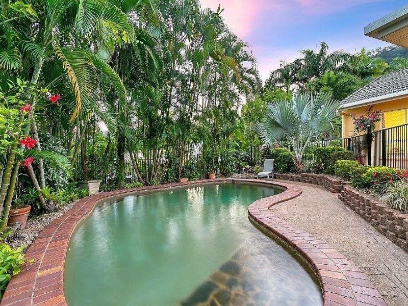 37 Summer Hill Drive, Mooroobool QLD 4870