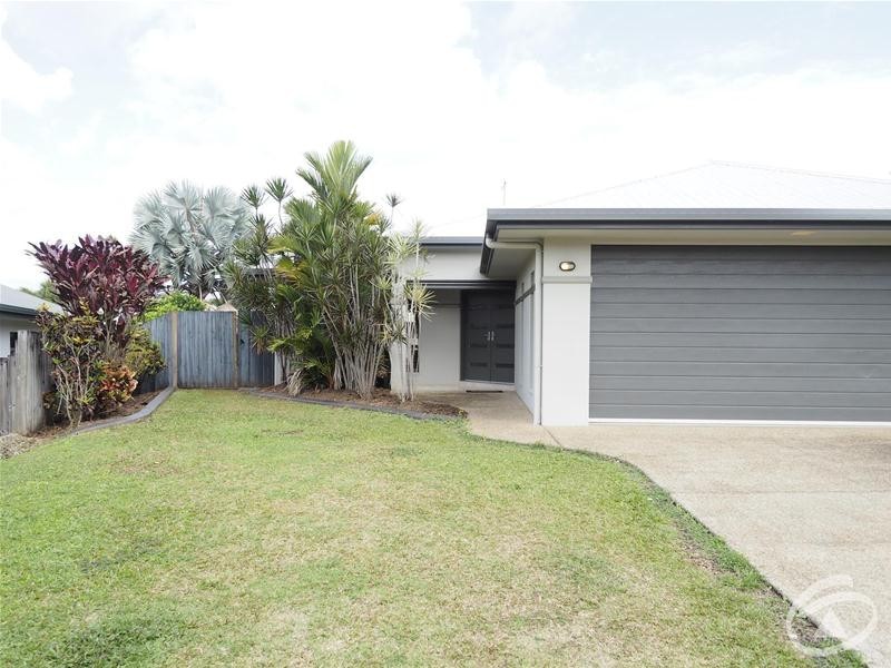 15 Elphinstone Street, Kanimbla QLD 4870