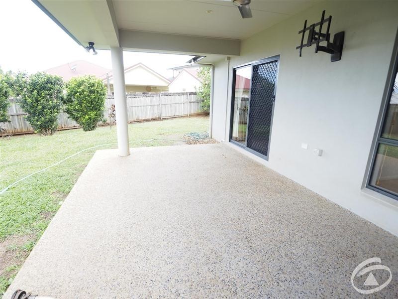 15 Elphinstone Street, Kanimbla QLD 4870