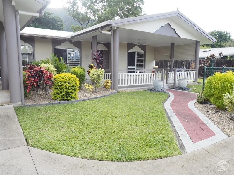 27 Carnation Drive, Mooroobool QLD 4870