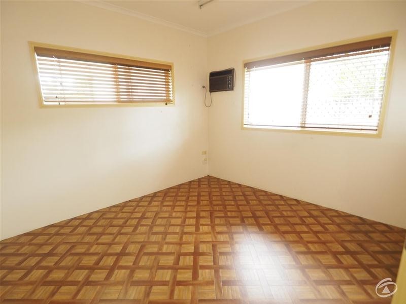 27 Carnation Drive, Mooroobool QLD 4870