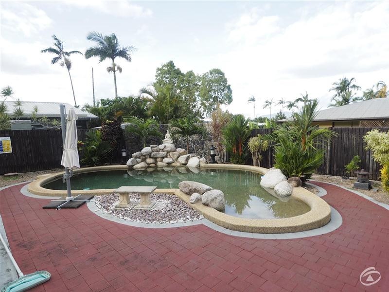 27 Carnation Drive, Mooroobool QLD 4870