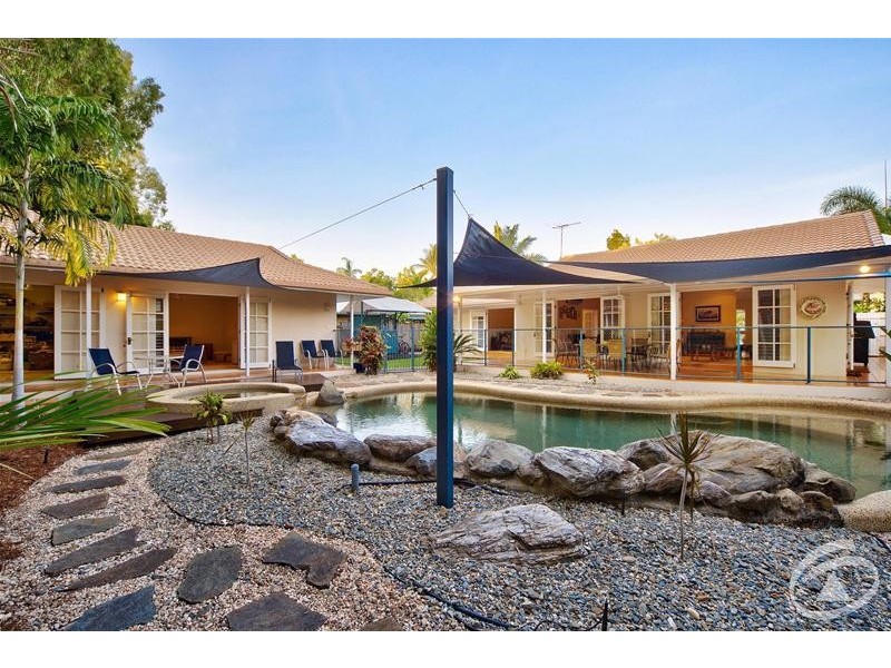 25 Gibson Close, Clifton Beach QLD 4879