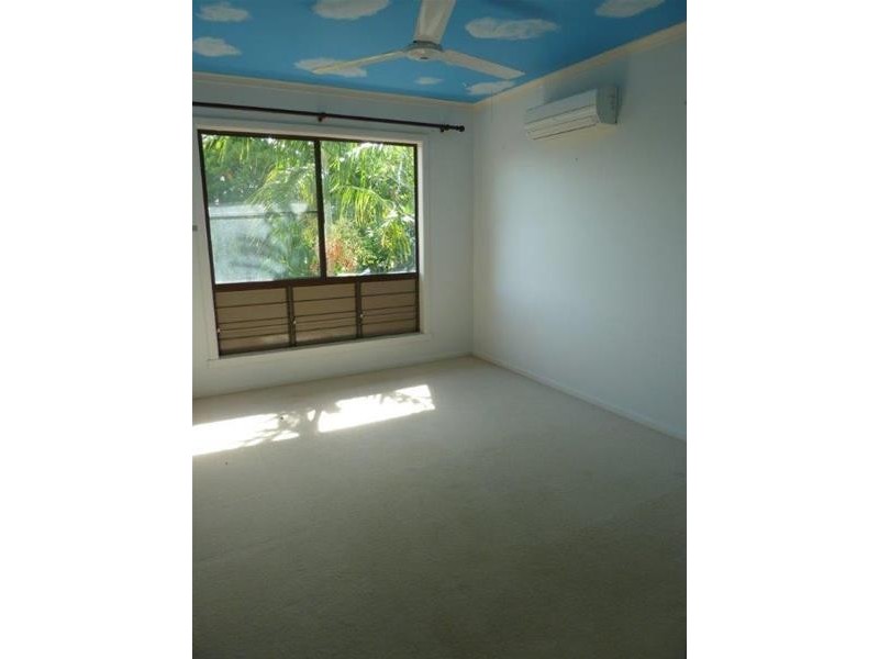 4/13 Hibiscus  Lane, Holloways Beach QLD 4878