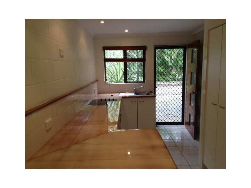 8/25 Hibiscus Lane, Holloways Beach QLD 4878