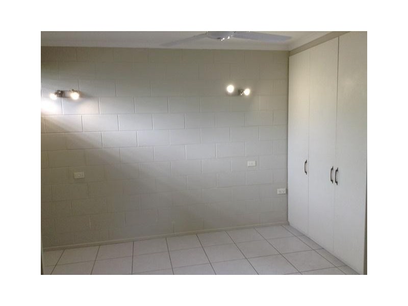 8/25 Hibiscus Lane, Holloways Beach QLD 4878