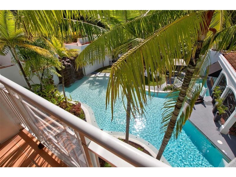 305/139-143 Williams Esplanade, Palm Cove QLD 4879