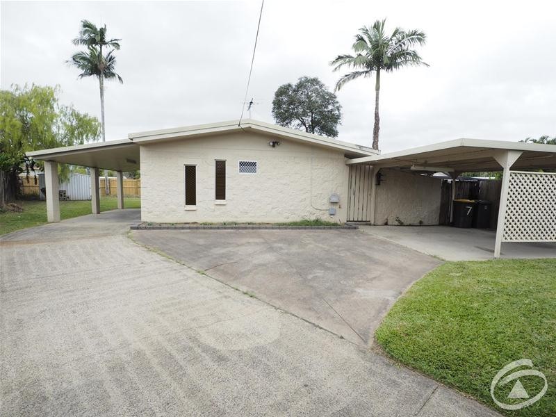 7 Denman Close, Manoora QLD 4870