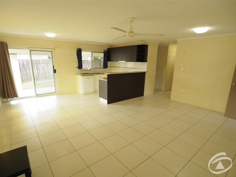 7 Denman Close, Manoora QLD 4870