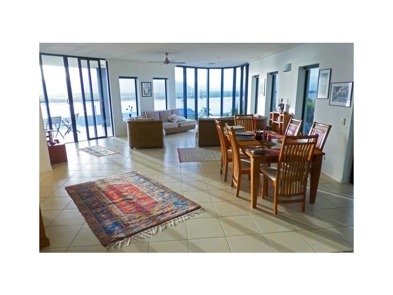 804/25 Wharf Street, Cairns City QLD 4870