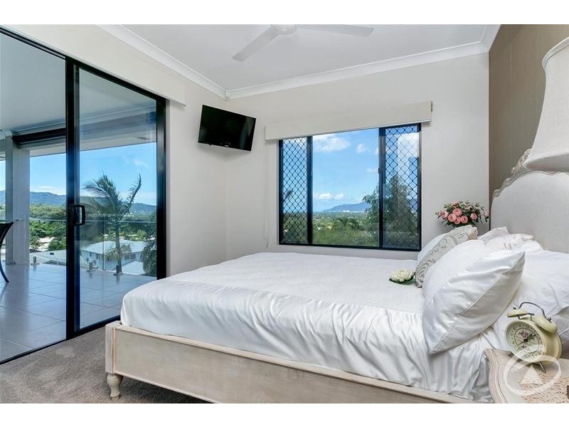 11 Rosemont Court, Mooroobool QLD 4870