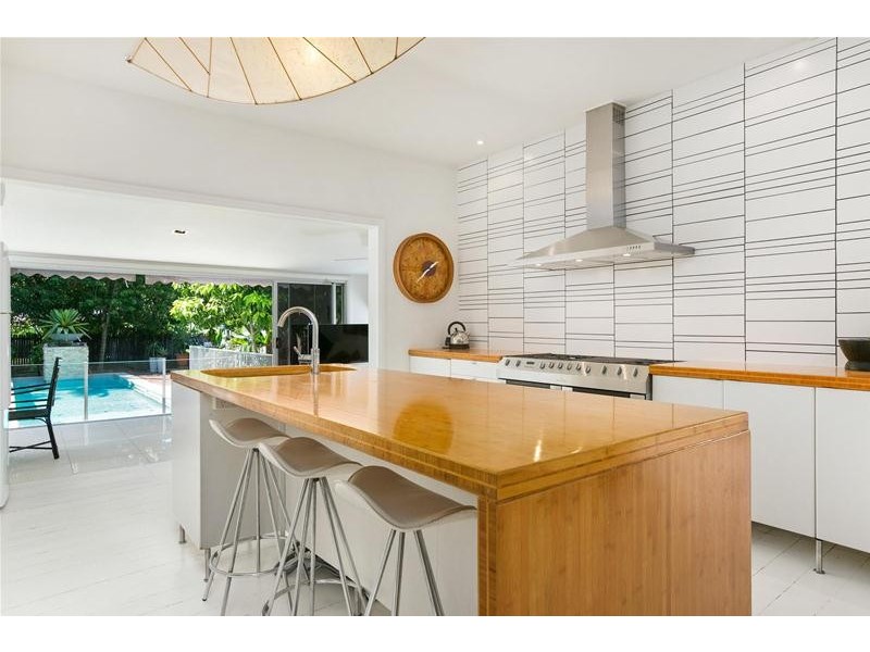 30 Howe Street, Cairns North QLD 4870