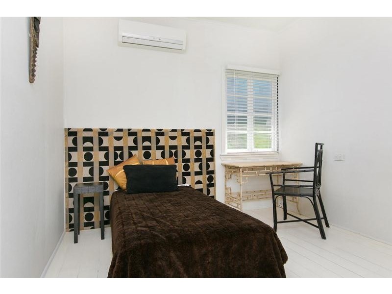 30 Howe Street, Cairns North QLD 4870