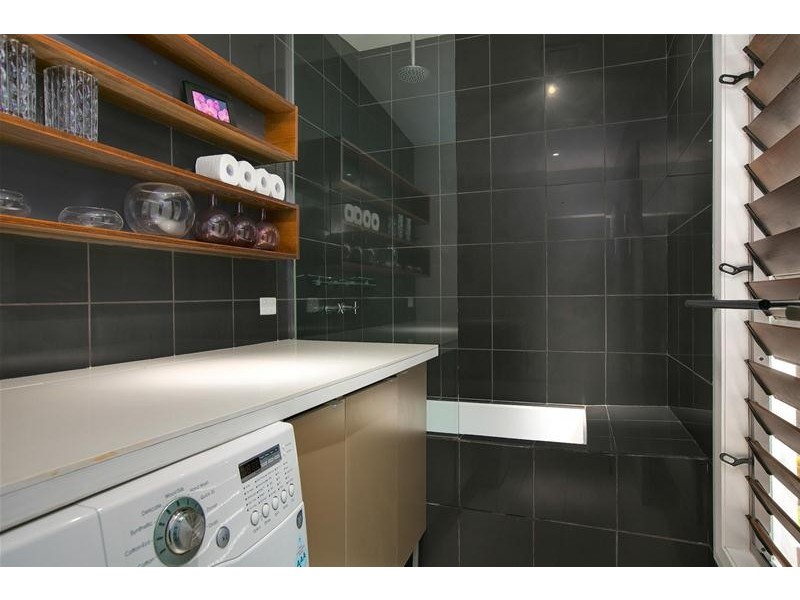 30 Howe Street, Cairns North QLD 4870