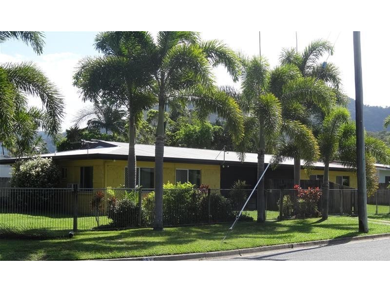 Units 1 and 2/15 Mahogany Street, Manoora QLD 4870