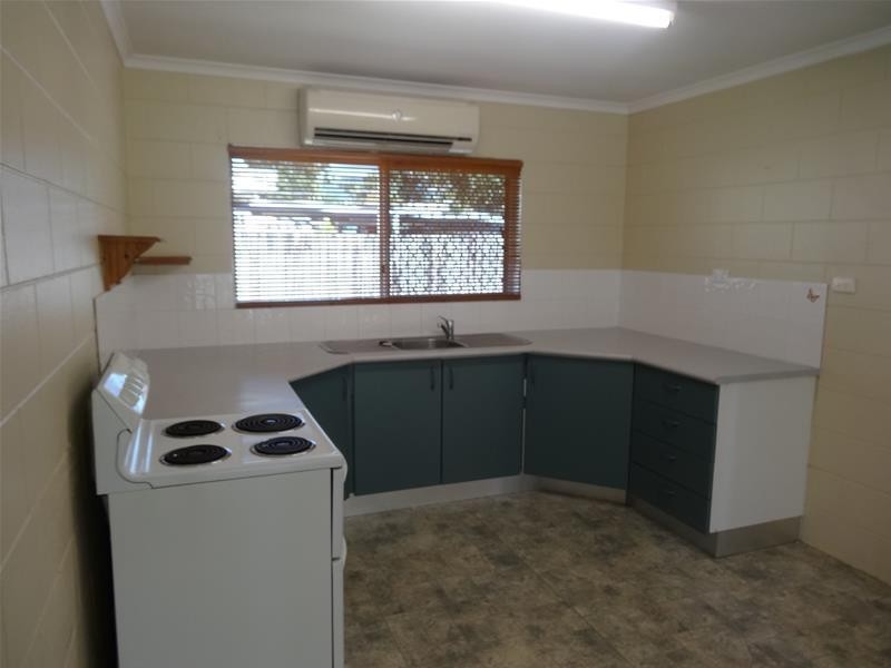 Units 1 and 2/15 Mahogany Street, Manoora QLD 4870