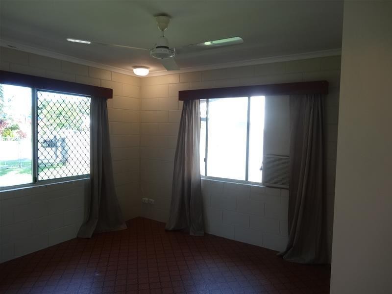 Units 1 and 2/15 Mahogany Street, Manoora QLD 4870