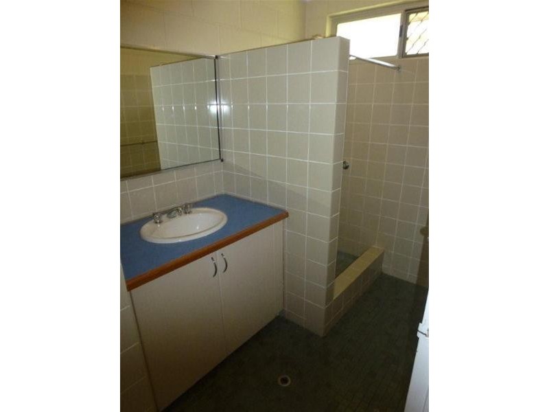 Units 1 and 2/15 Mahogany Street, Manoora QLD 4870