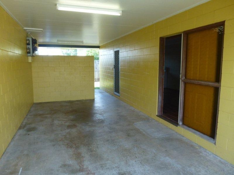 Units 1 and 2/15 Mahogany Street, Manoora QLD 4870