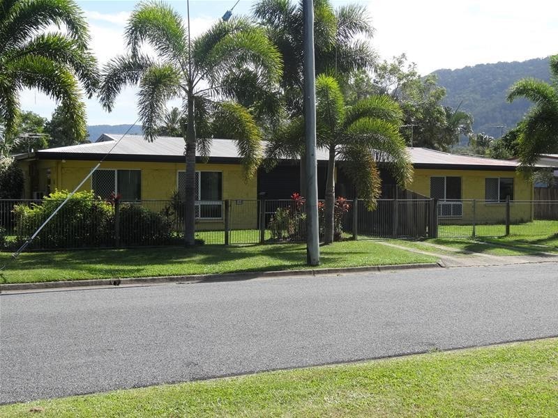 Units 1 and 2/15 Mahogany Street, Manoora QLD 4870